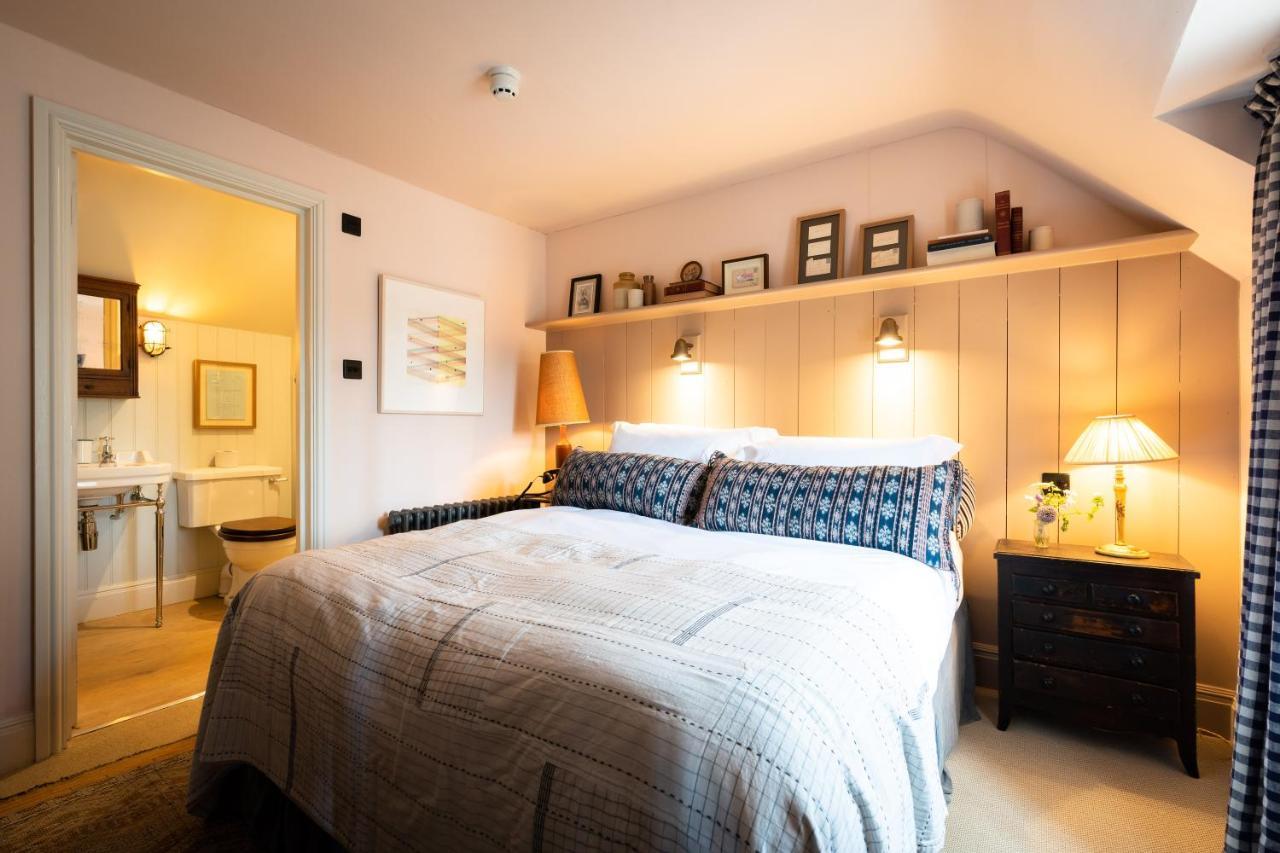 Royal Oak Ramsden Hotel Екстериор снимка