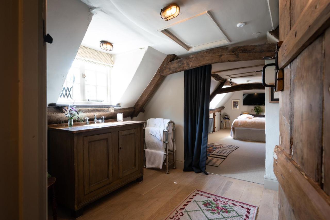 Royal Oak Ramsden Hotel Екстериор снимка