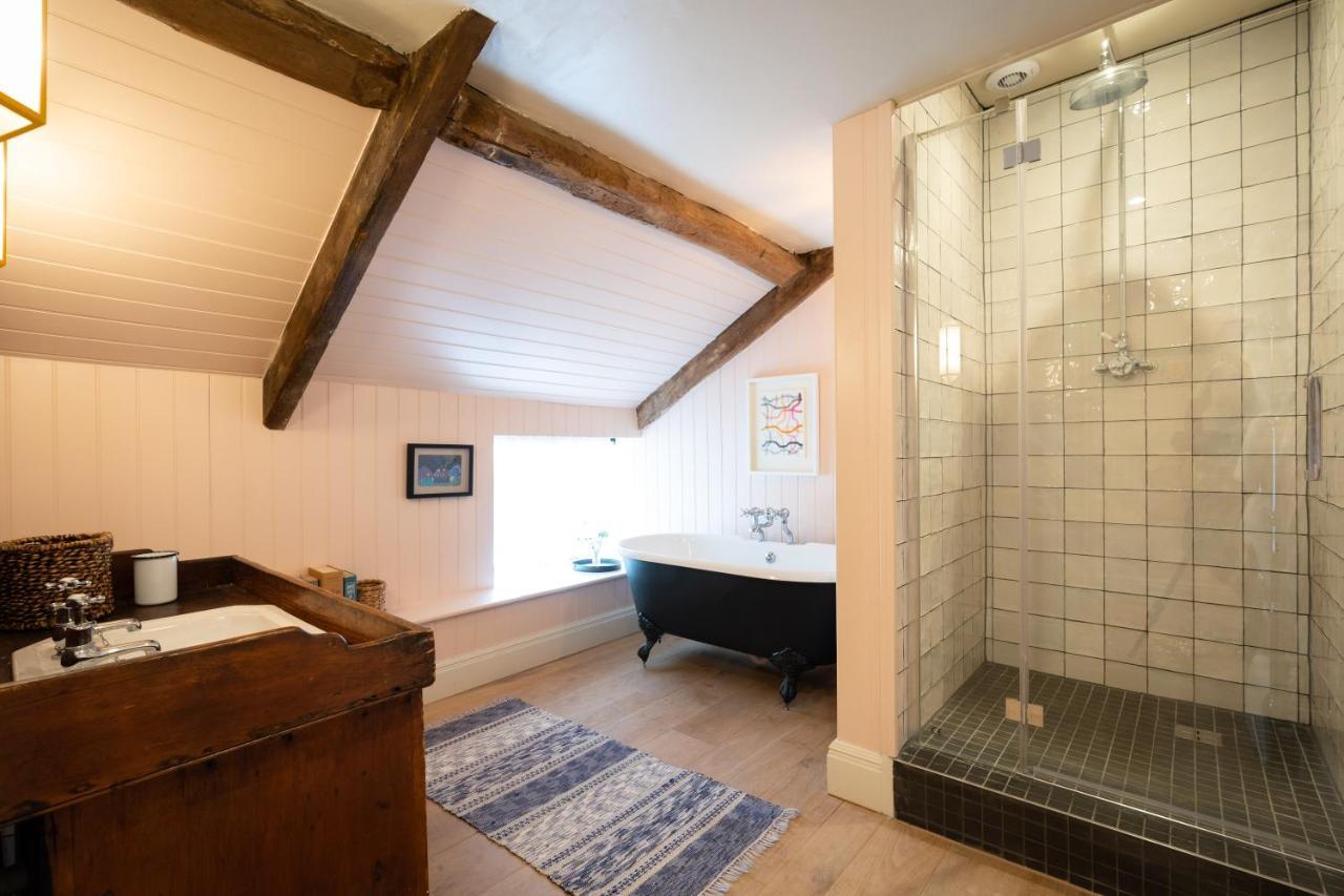 Royal Oak Ramsden Hotel Екстериор снимка