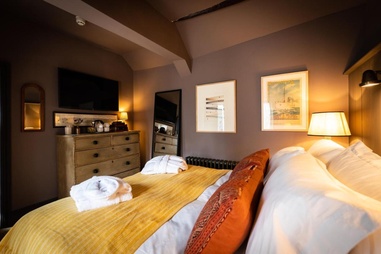 Royal Oak Ramsden Hotel Екстериор снимка